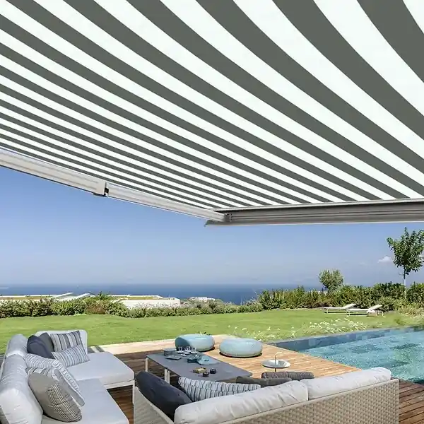 Nouveauté Store banne coffre intégral 2,5 x 2 m motorisé et manuel extérieur pour terrasse - Blanc gris COTE STORE