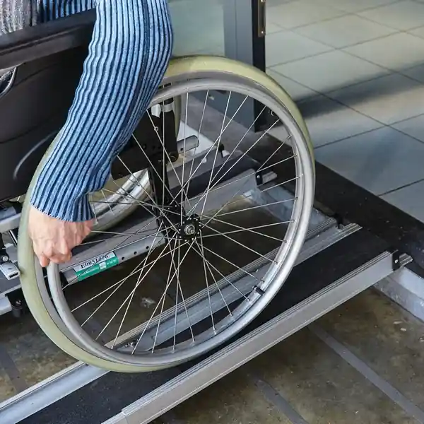 Rampe aluminium télescopique universelle grand modèle MOTTEZ Meilleure Vente