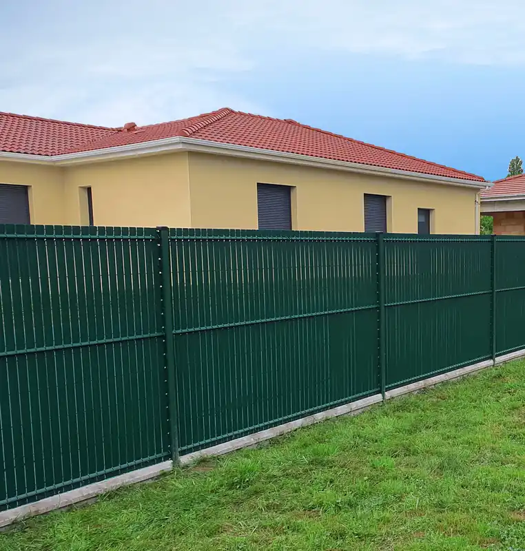 Offre Exclusive Kit de lamelles occultantes vertes pour grillage rigide H. 1,53 x l.2,50 m FERRO BULLONI