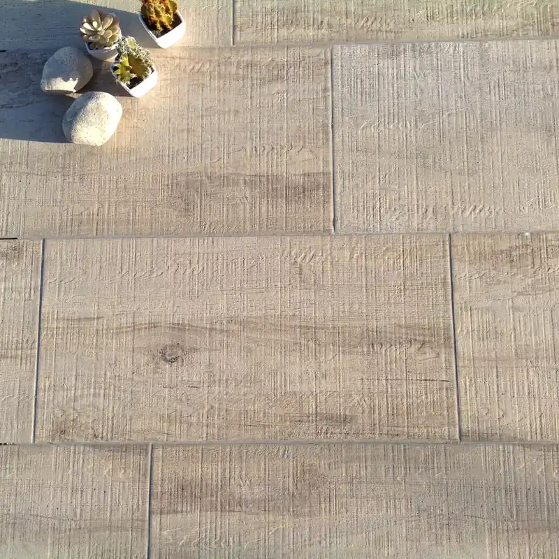 Carrelage de sol extérieur effet bois QUEYRAS GRIP ép 8 mm 30 x 60 cm paquet de 1,66 m² PAREFEUILLE Nouvelle Collection