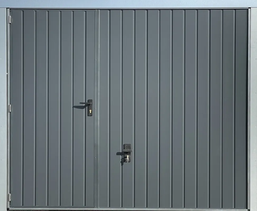 Porte de garage basculante manuelle avec portillon l.240 x h.200 cm grise - SPADONE Haute Qualité